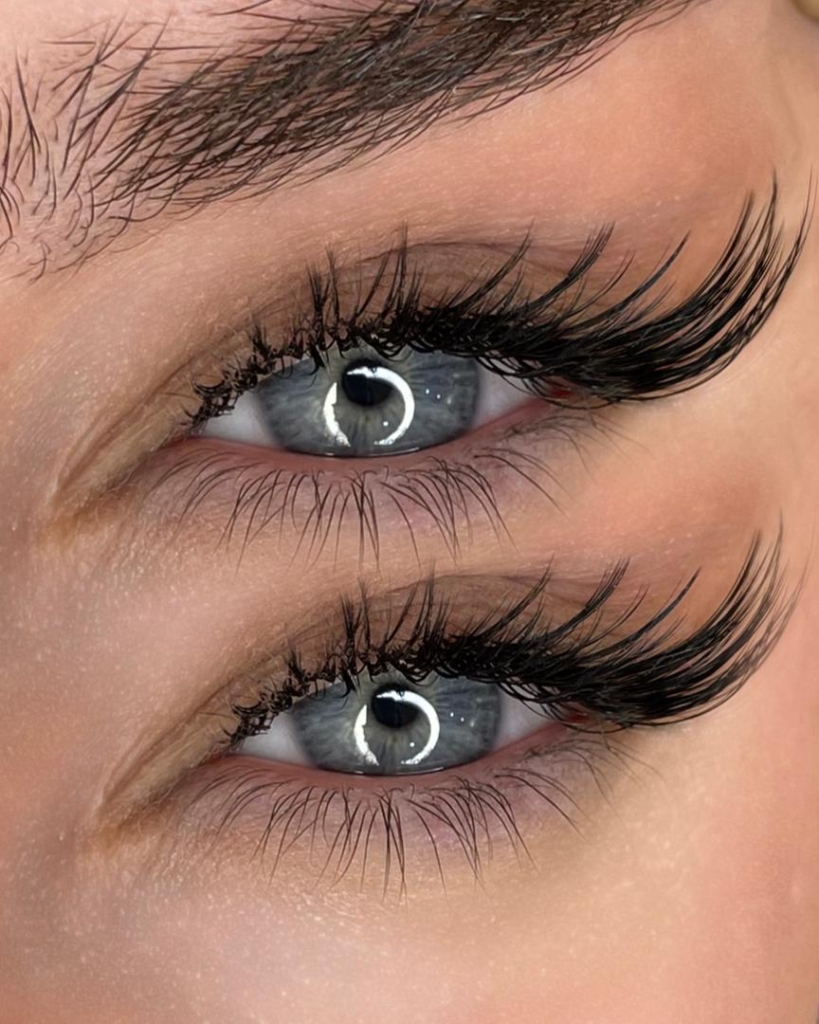 اکستنشن تخصصی مژه